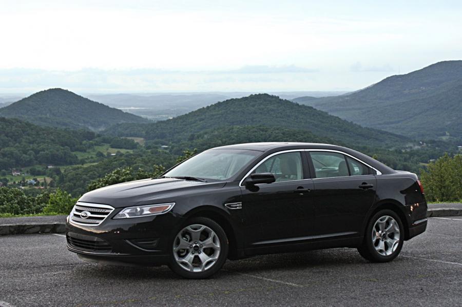 Ford Taurus 2010 года  (фото 6 из 161)